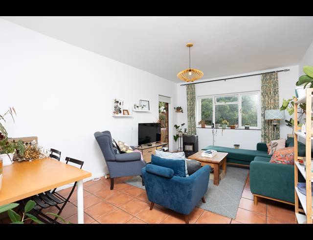 2 BEDROOM APARTMENT SOLD IN WYNBERG UPPER